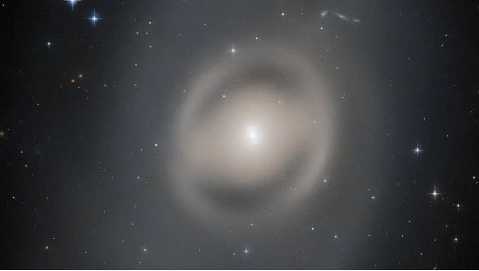 Bóng ma NGC 6684 - chiếc cầu xuyên không của vũ trụ