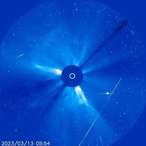 Sự ảnh hưởng của CME mạnh từ Mặt trời đến Trái đất